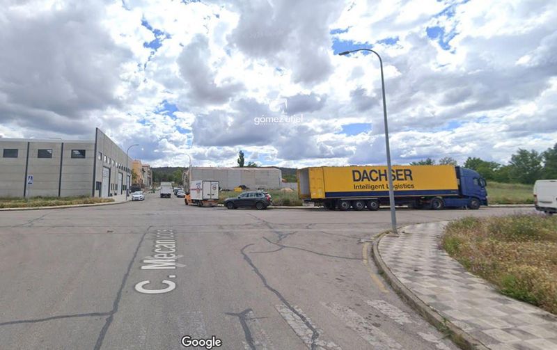 Nave Industrial en alquiler  en Cuenca . Ref: 3236. Gomez Utiel Servicios Inmobiliarios Cuenca
