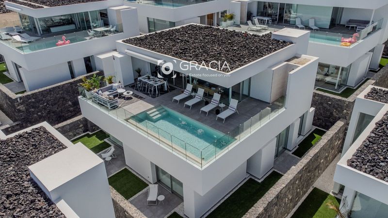 na sprzedaż Adeje, Santa Cruz Tenerife. Ref: 1374. Gracia Real Estate