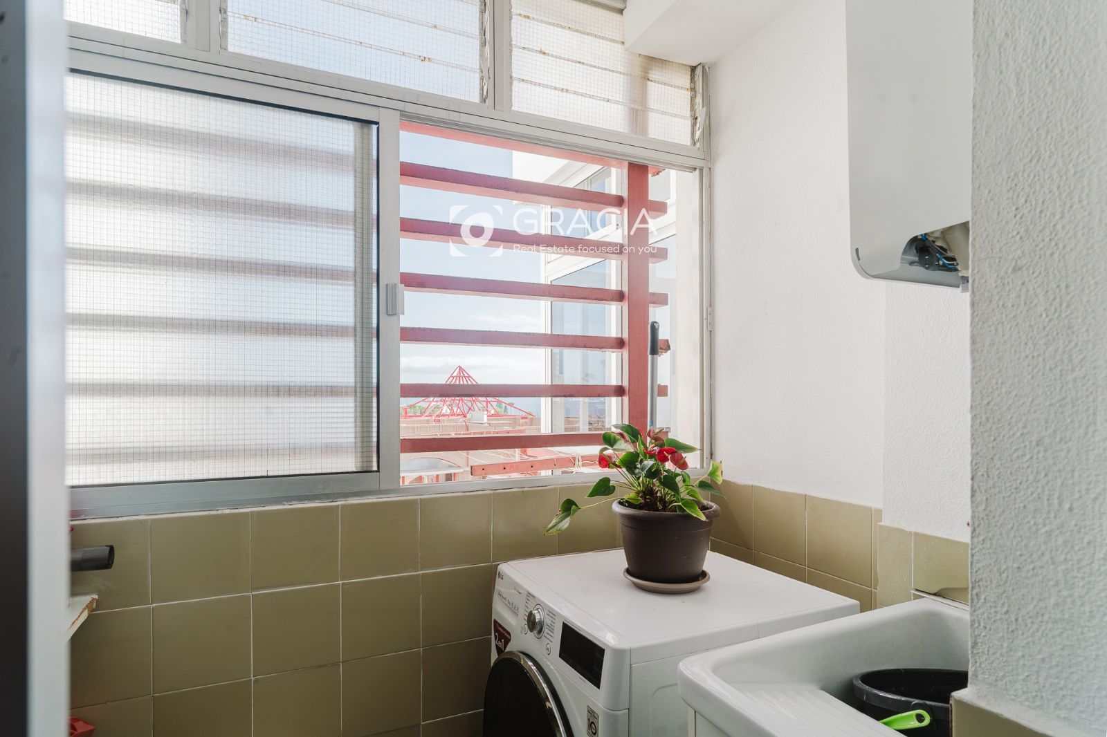 Apartamento tres dormitorios, dos baños con plaza de garaje en San Eugenio bajo - Foto 17