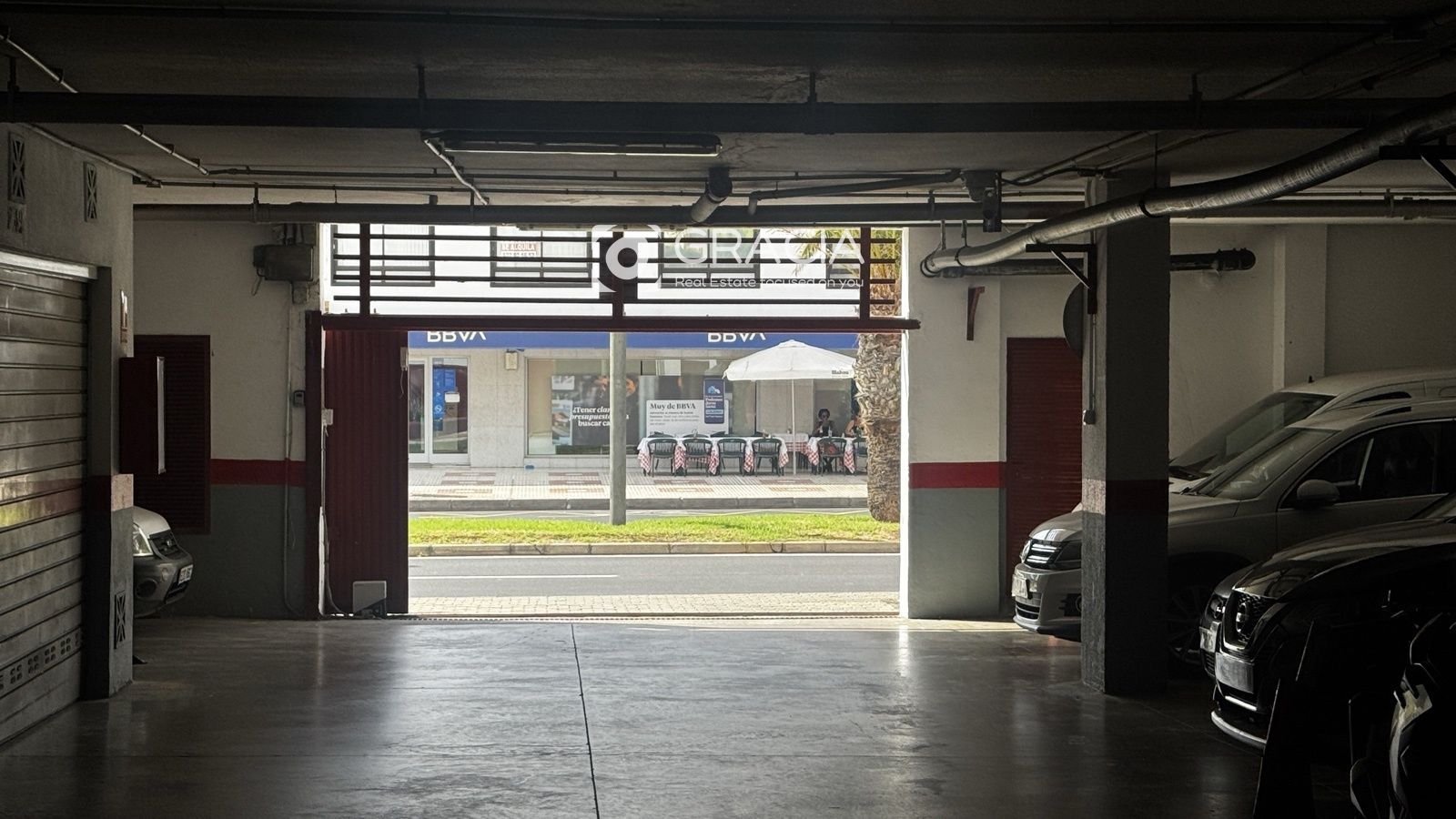 Garaje y trastero - Apartamento tres dormitorios, dos baños con plaza de garaje en San Eugenio bajo