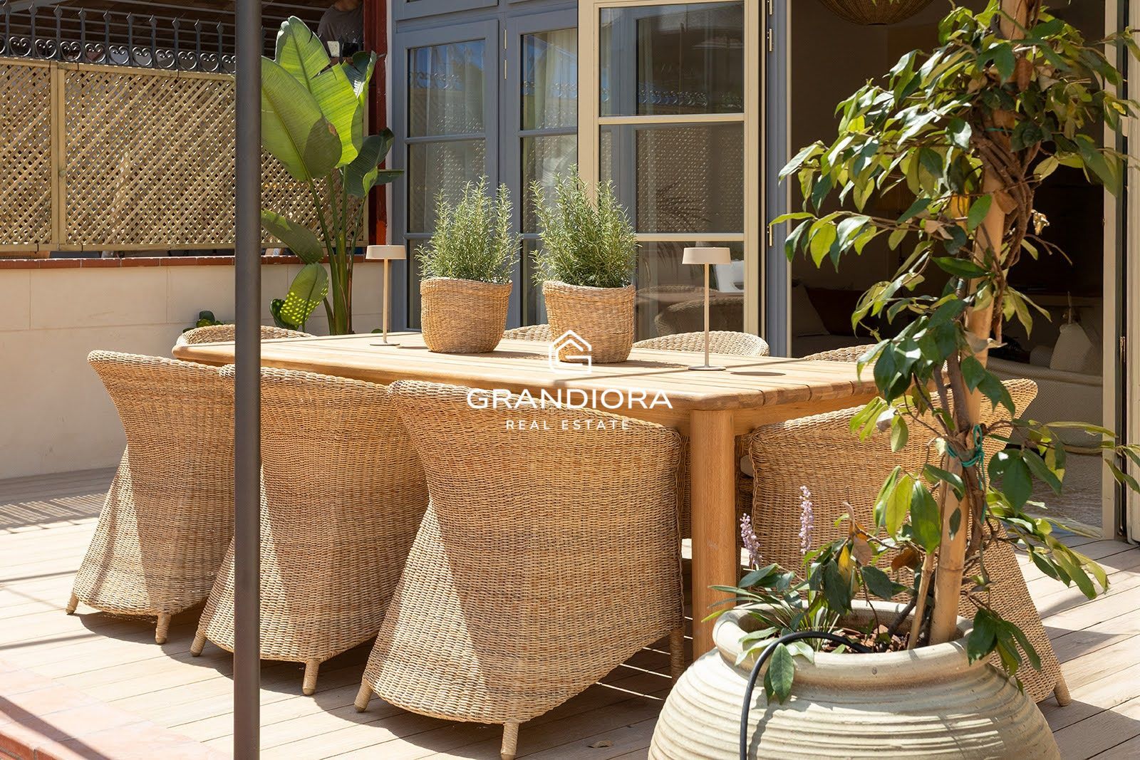 PASSEIG SANT JOAN. Reformado con gran terraza privada. - Imagen 4
