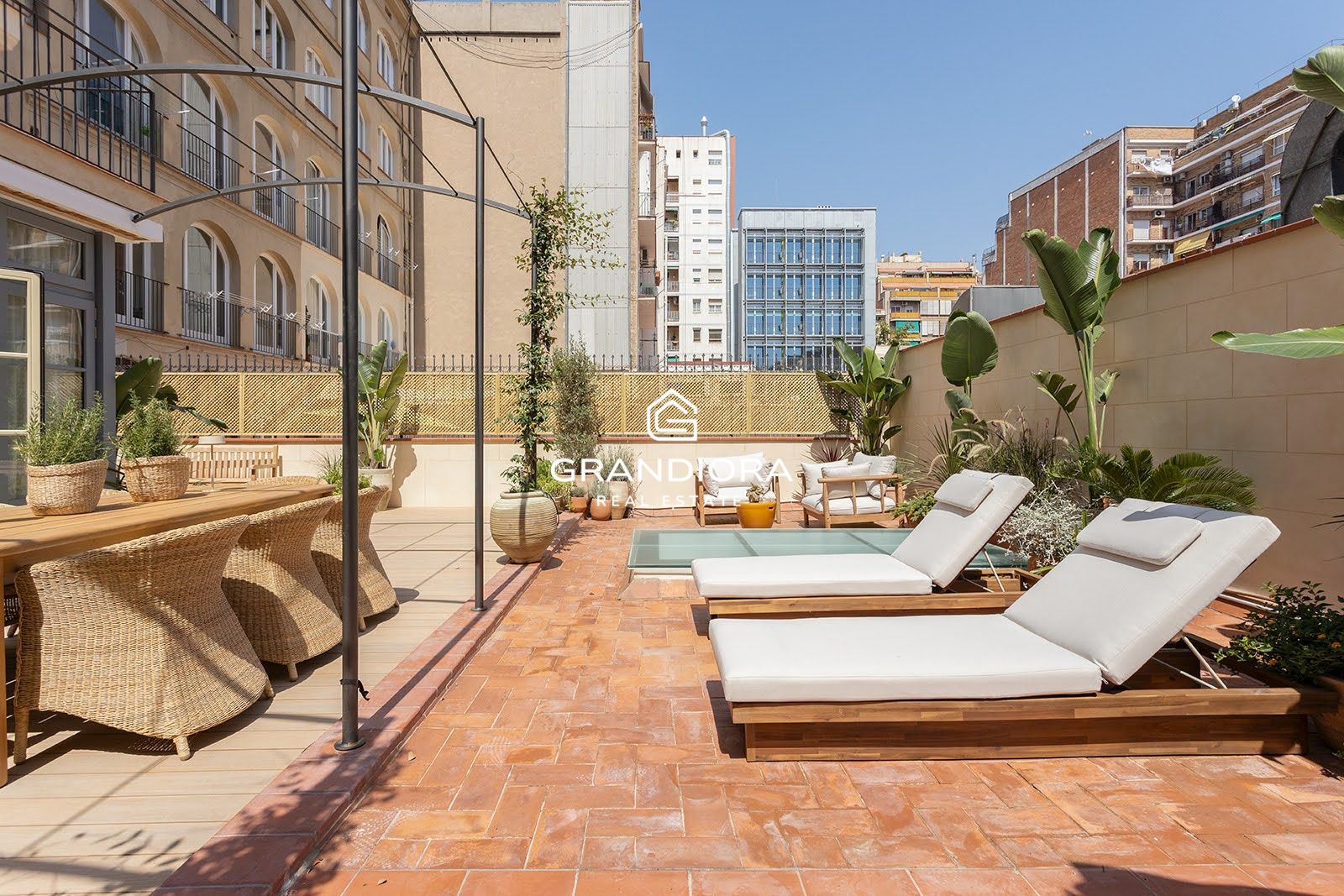 PASSEIG SANT JOAN. Reformado con gran terraza privada. - Imagen 7