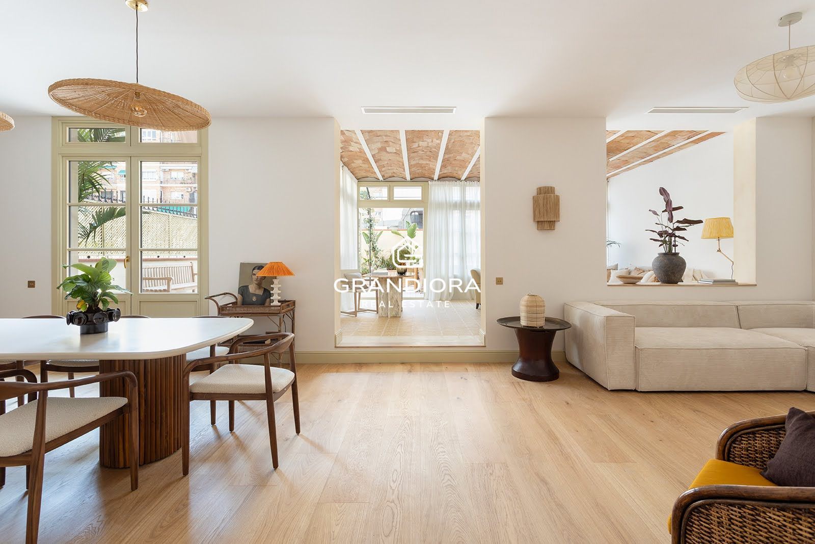PASSEIG SANT JOAN. Reformado con gran terraza privada. - Imagen 20
