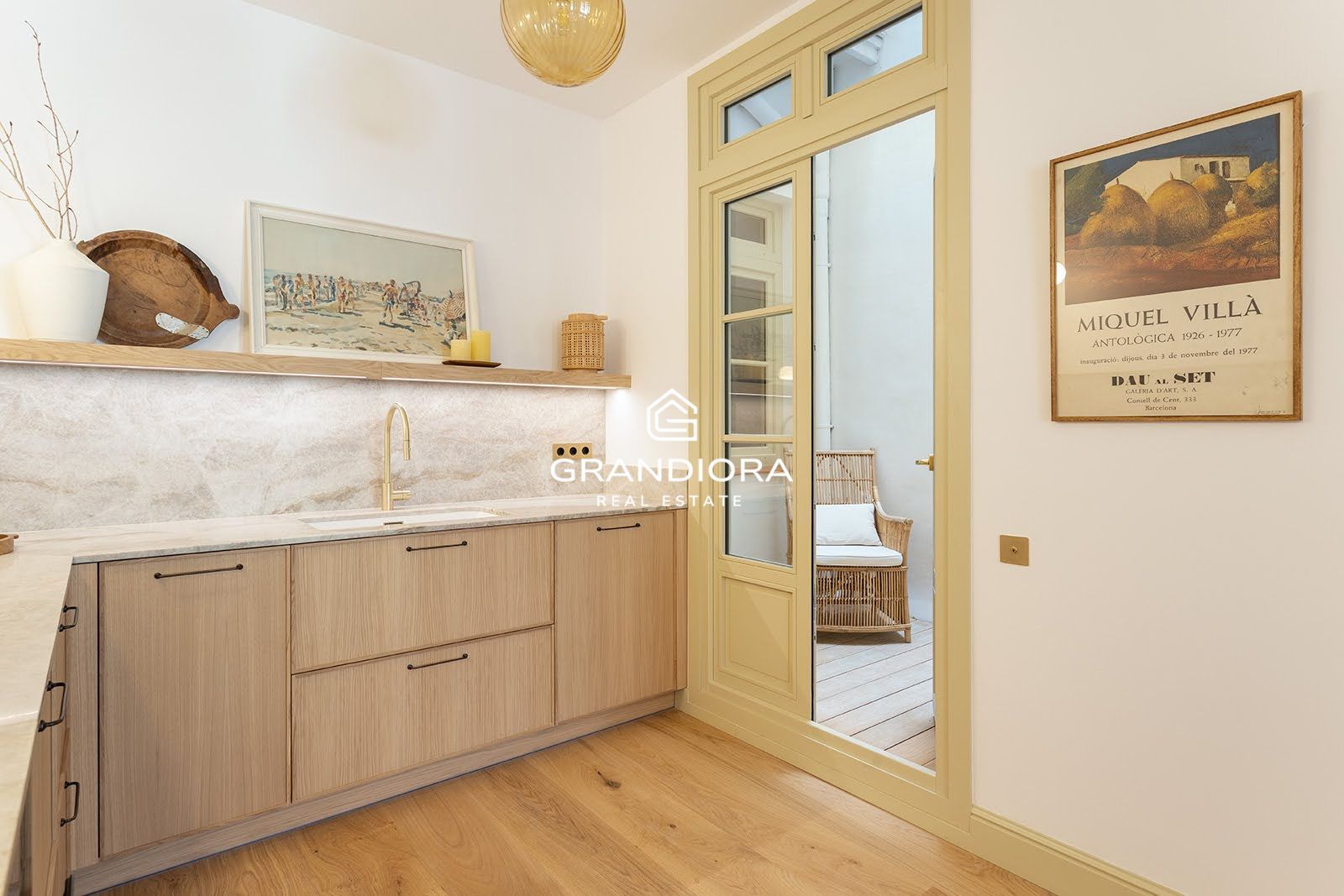 PASSEIG SANT JOAN. Reformado con gran terraza privada. - Imagen 33