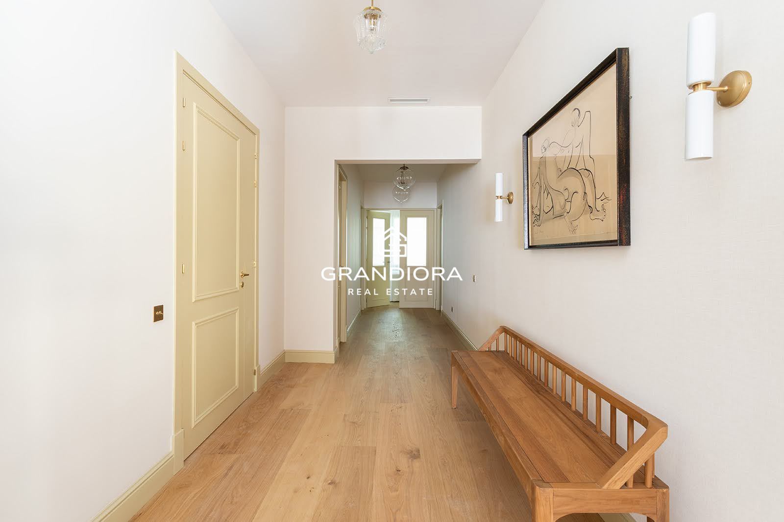 PASSEIG SANT JOAN. Reformado con gran terraza privada. - Imagen 36