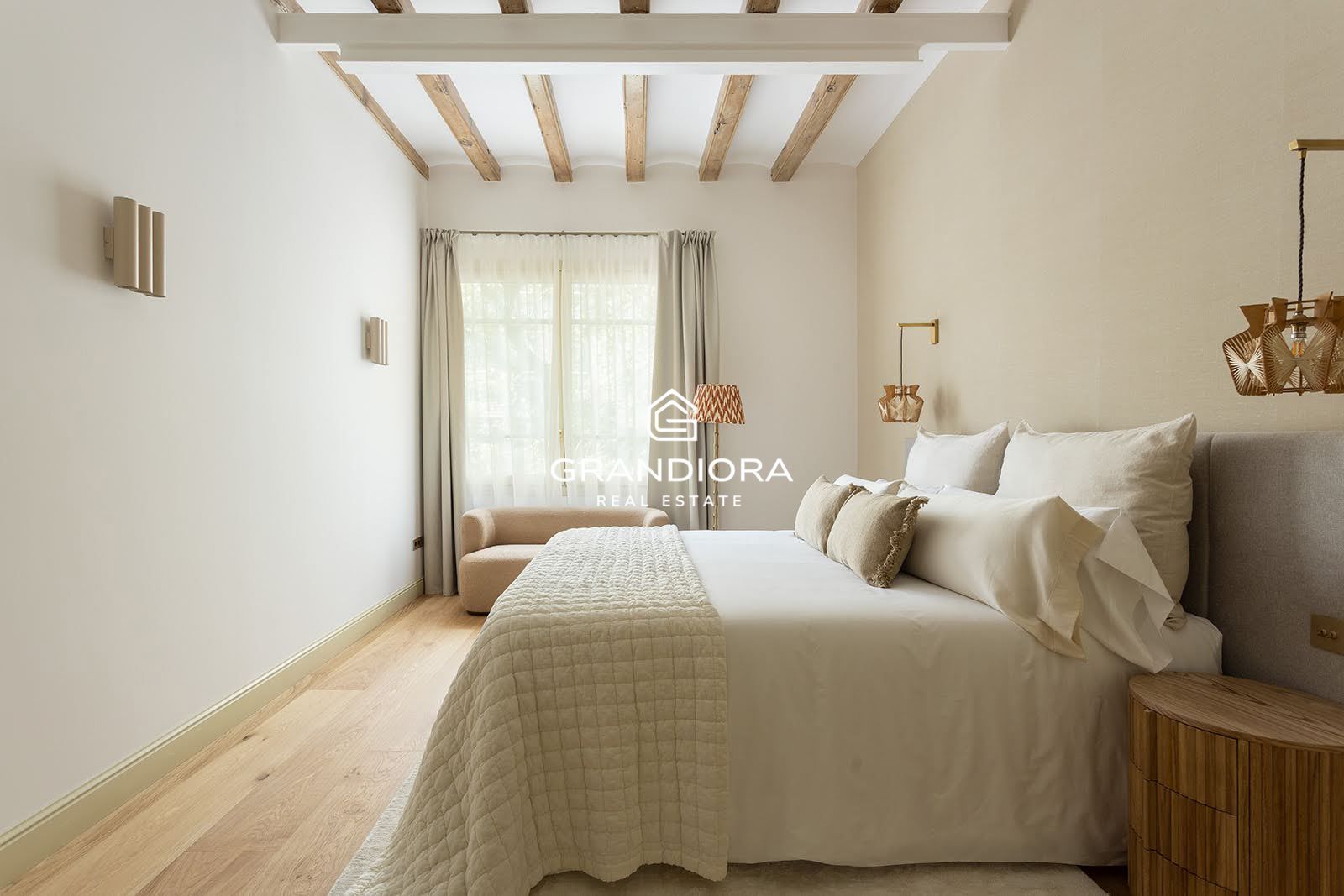 PASSEIG SANT JOAN. Reformado con gran terraza privada. - Imagen 38