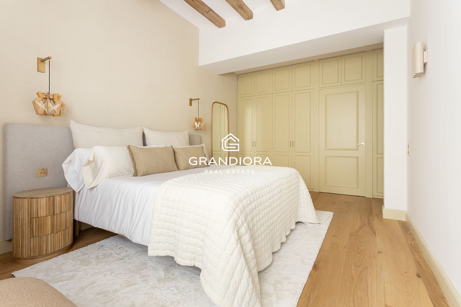 PASSEIG SANT JOAN. Reformado con gran terraza privada. - Imagen 39