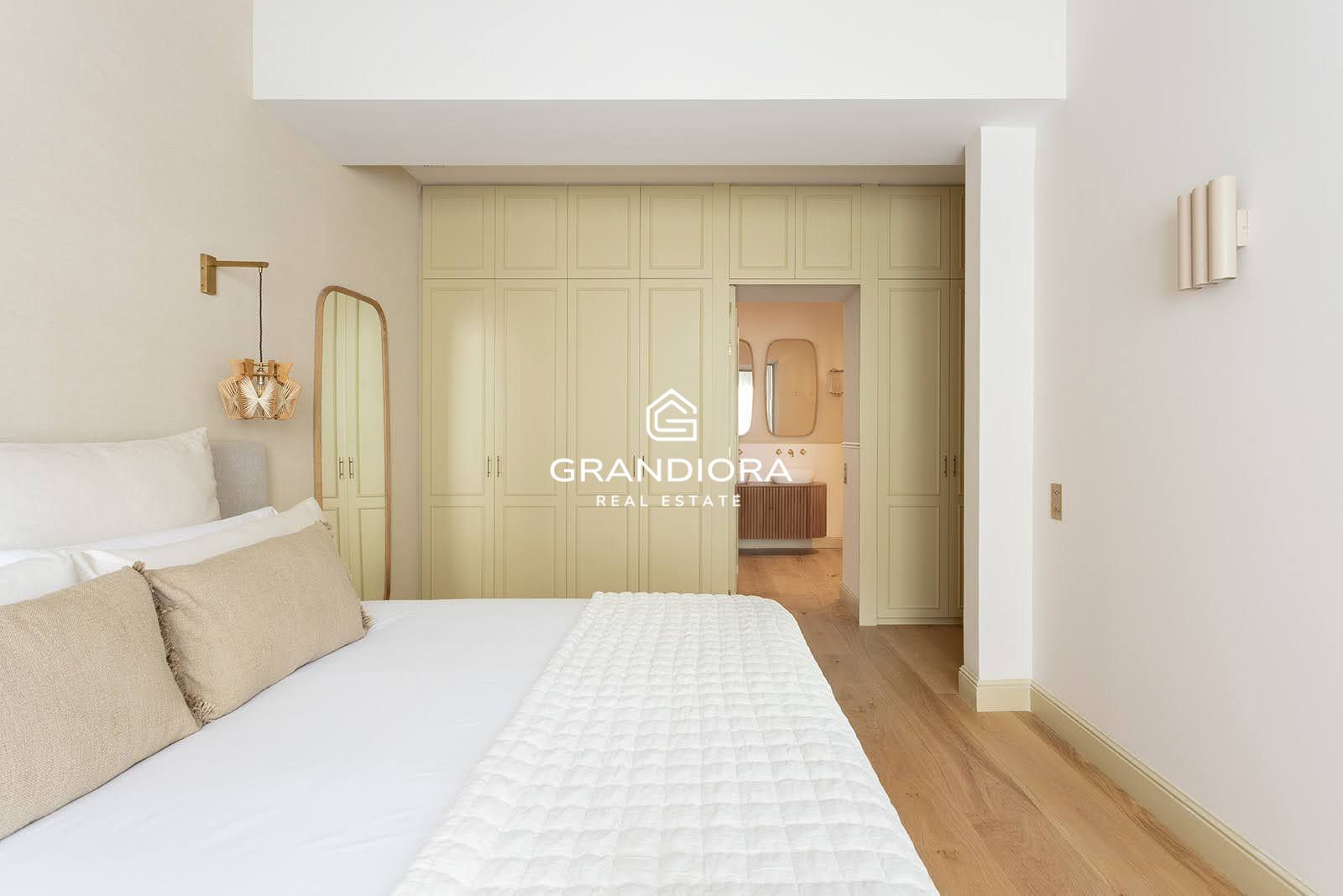 PASSEIG SANT JOAN. Reformado con gran terraza privada. - Imagen 41