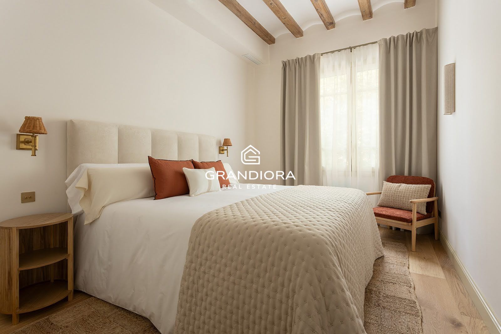 PASSEIG SANT JOAN. Reformado con gran terraza privada. - Imagen 48