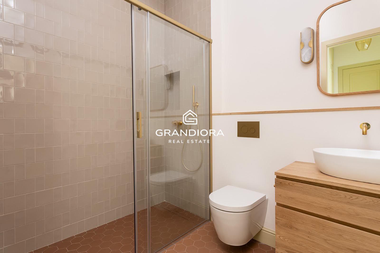 PASSEIG SANT JOAN. Reformado con gran terraza privada. - Imagen 54