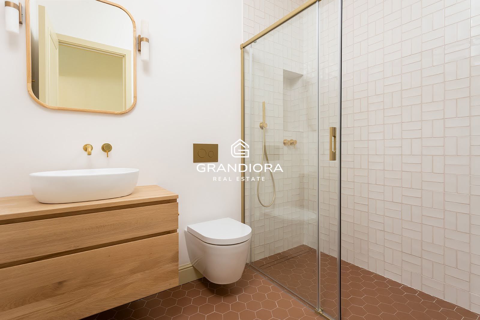PASSEIG SANT JOAN. Reformado con gran terraza privada. - Imagen 59