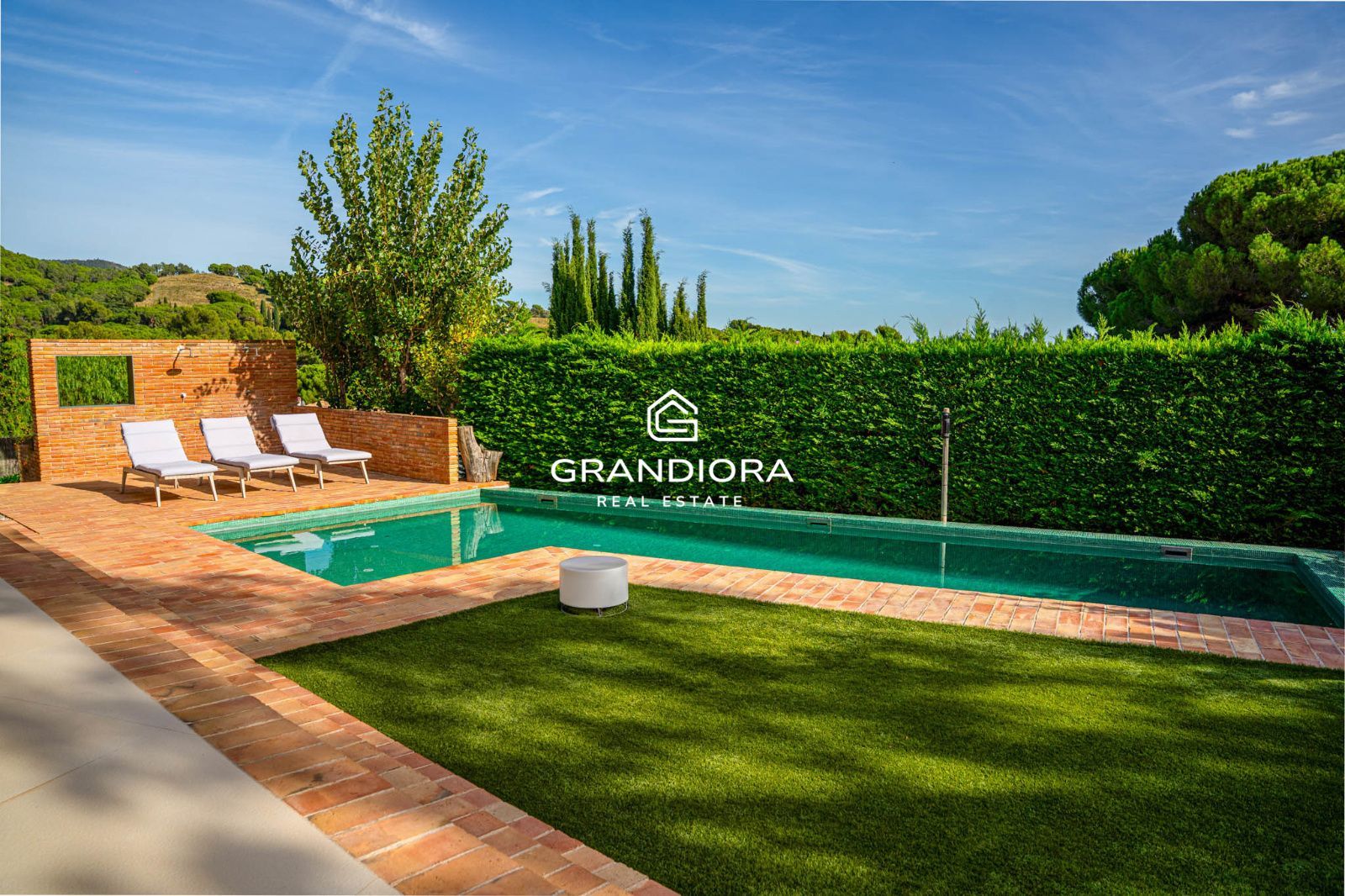 Descubre este espectacular chalet de 775 m², ubicado en el encantador pueblo de Alella, una de las zonas más deseadas de la costa catalana. - Imagen 11