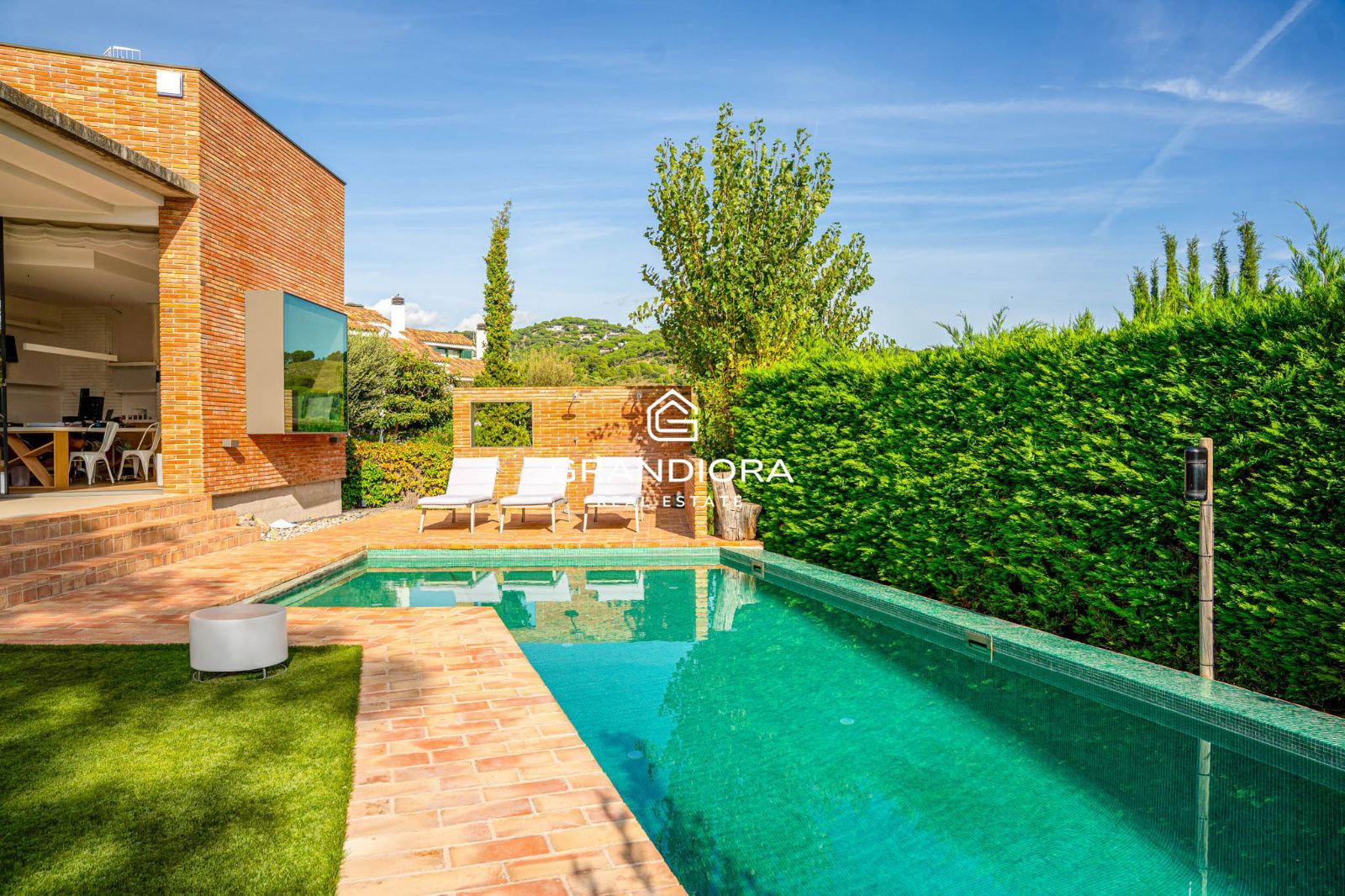 Descubre este espectacular chalet de 775 m², ubicado en el encantador pueblo de Alella, una de las zonas más deseadas de la costa catalana. - Imagen 12