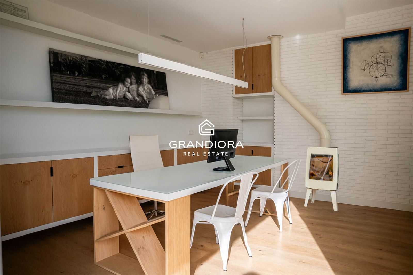 Descubre este espectacular chalet de 775 m², ubicado en el encantador pueblo de Alella, una de las zonas más deseadas de la costa catalana. - Imagen 26