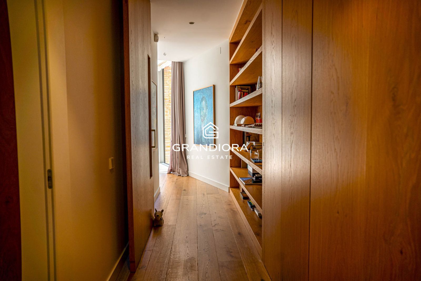 Descubre este espectacular chalet de 775 m², ubicado en el encantador pueblo de Alella, una de las zonas más deseadas de la costa catalana. - Imagen 27
