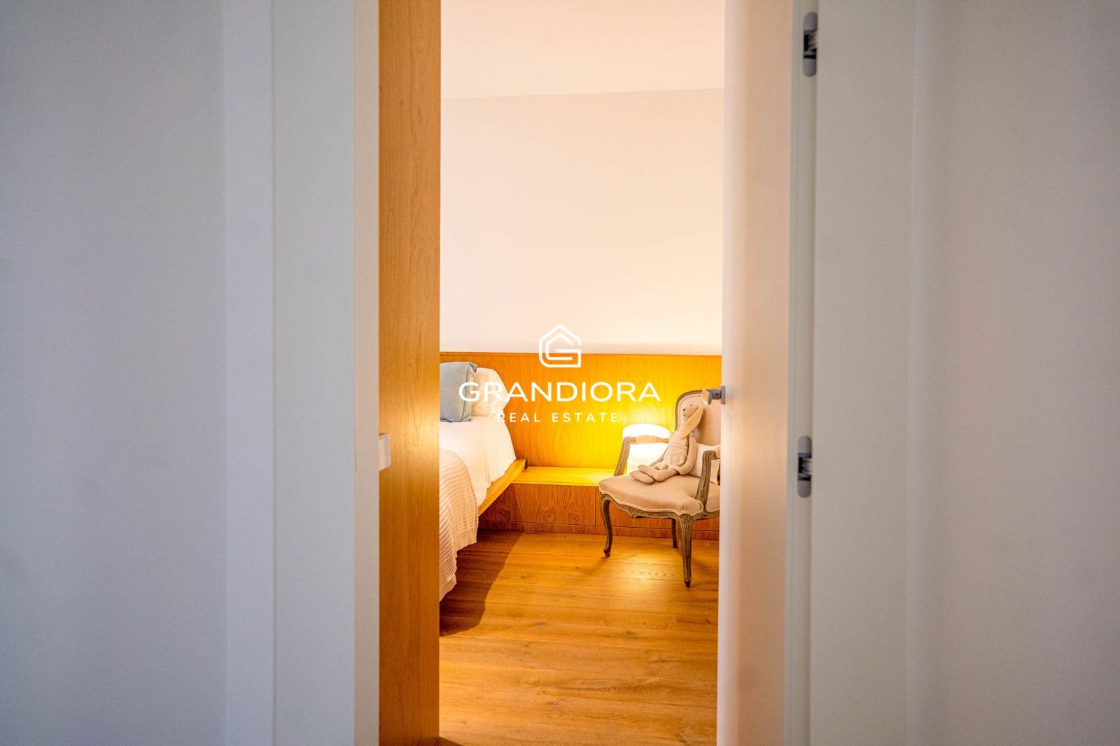 Descubre este espectacular chalet de 775 m², ubicado en el encantador pueblo de Alella, una de las zonas más deseadas de la costa catalana. - Imagen 33