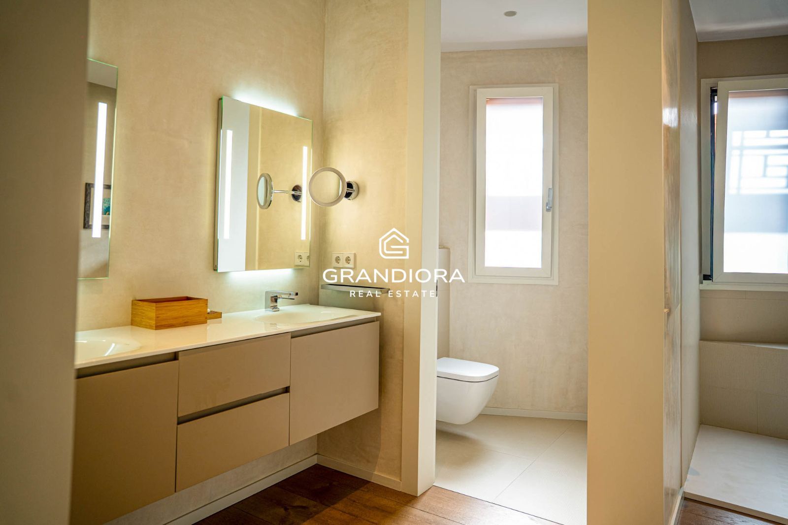Descubre este espectacular chalet de 775 m², ubicado en el encantador pueblo de Alella, una de las zonas más deseadas de la costa catalana. - Imagen 45