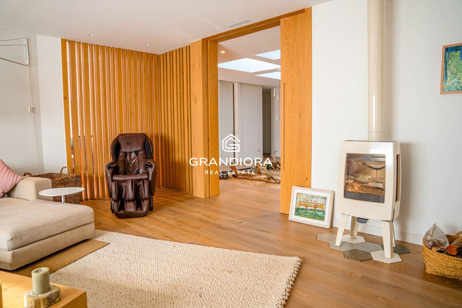 Descubre este espectacular chalet de 775 m², ubicado en el encantador pueblo de Alella, una de las zonas más deseadas de la costa catalana. - Imagen 47