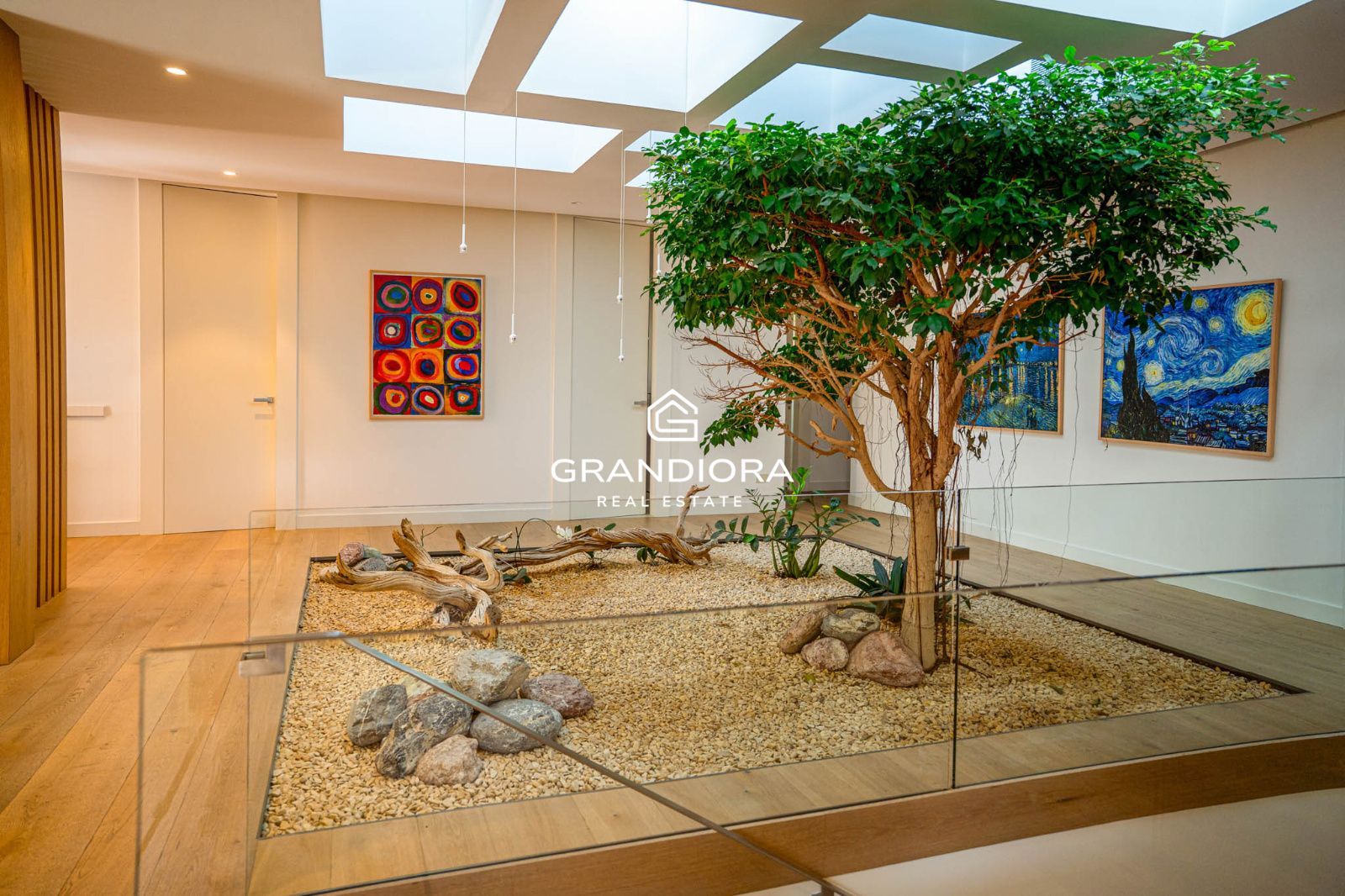 Descubre este espectacular chalet de 775 m², ubicado en el encantador pueblo de Alella, una de las zonas más deseadas de la costa catalana. - Imagen 53
