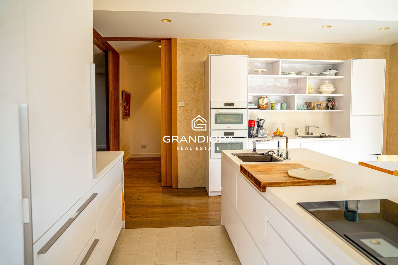 Descubre este espectacular chalet de 775 m², ubicado en el encantador pueblo de Alella, una de las zonas más deseadas de la costa catalana. - Imagen 57
