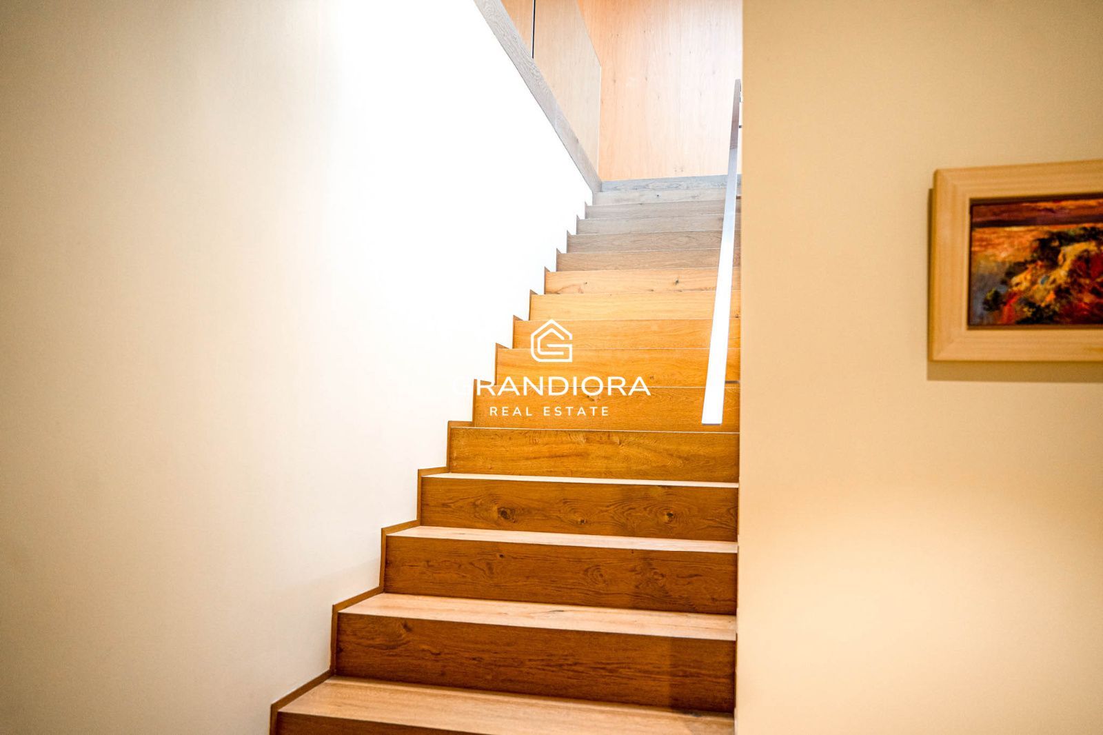 Descubre este espectacular chalet de 775 m², ubicado en el encantador pueblo de Alella, una de las zonas más deseadas de la costa catalana. - Imagen 60