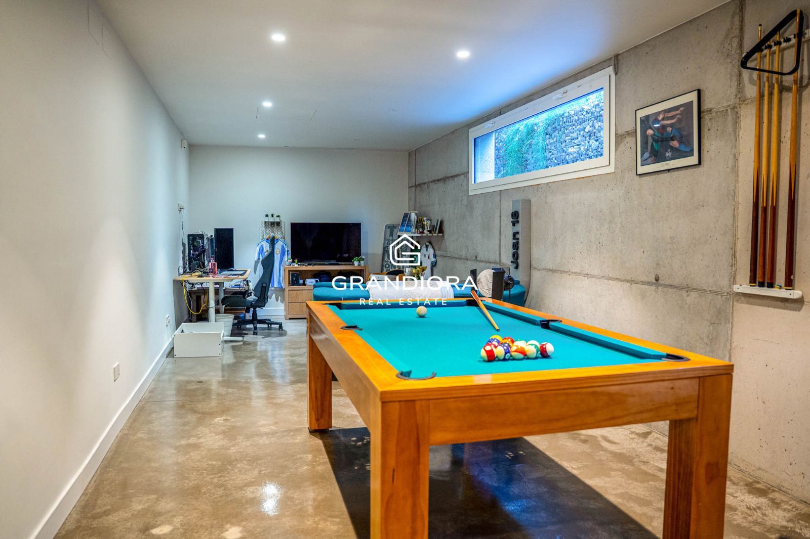 Descubre este espectacular chalet de 775 m², ubicado en el encantador pueblo de Alella, una de las zonas más deseadas de la costa catalana. - Imagen 65