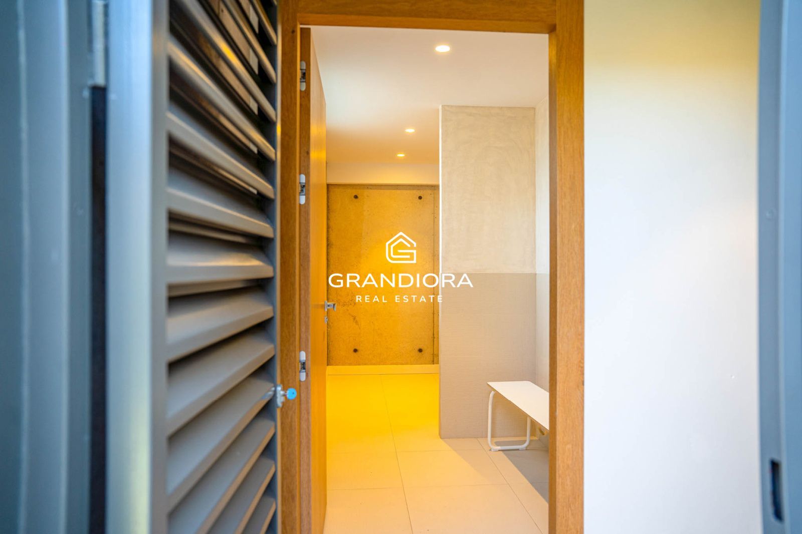 Descubre este espectacular chalet de 775 m², ubicado en el encantador pueblo de Alella, una de las zonas más deseadas de la costa catalana. - Imagen 84