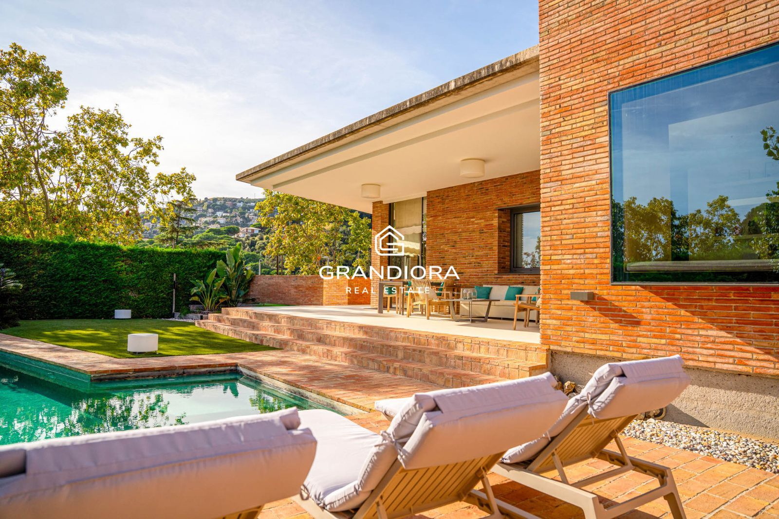 Descubre este espectacular chalet de 775 m², ubicado en el encantador pueblo de Alella, una de las zonas más deseadas de la costa catalana. - Imagen 87
