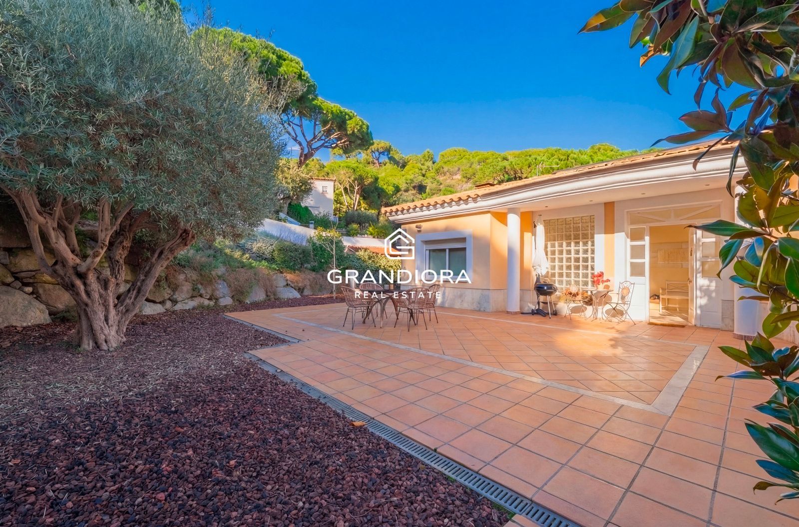 Villa exclusiva con piscina y vistas al mar en Premià de Dalt - Imagen 4