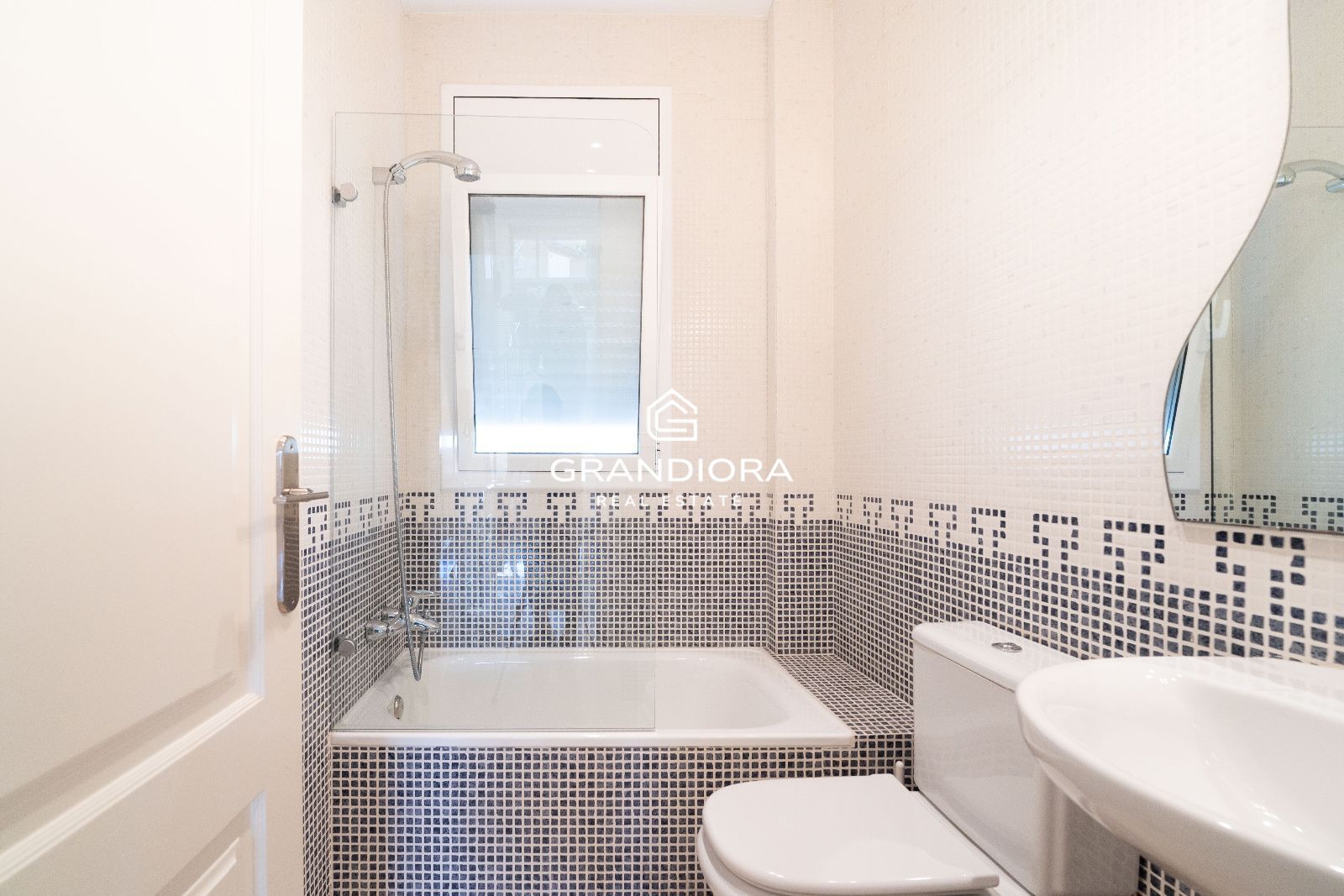 Villa exclusiva con piscina y vistas al mar en Premià de Dalt - Imagen 10