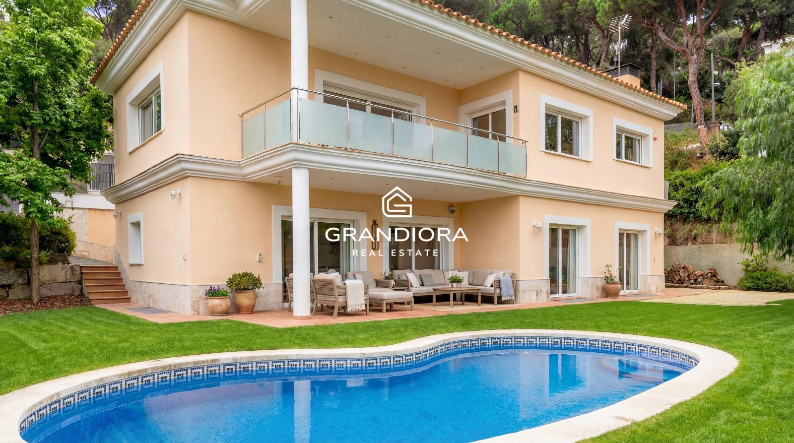 Villa exclusiva con piscina y vistas al mar en Premià de Dalt - Imagen 3