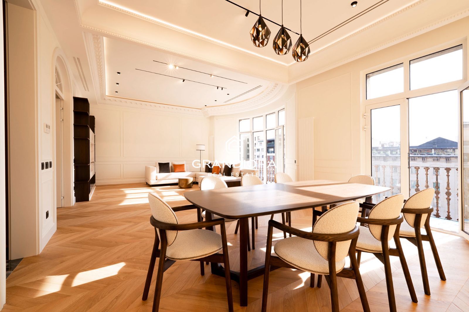 Exclusiva residencia reformada de 280 m²  con diseño exquisito en el  Eixample más prestigioso - Imagen 10