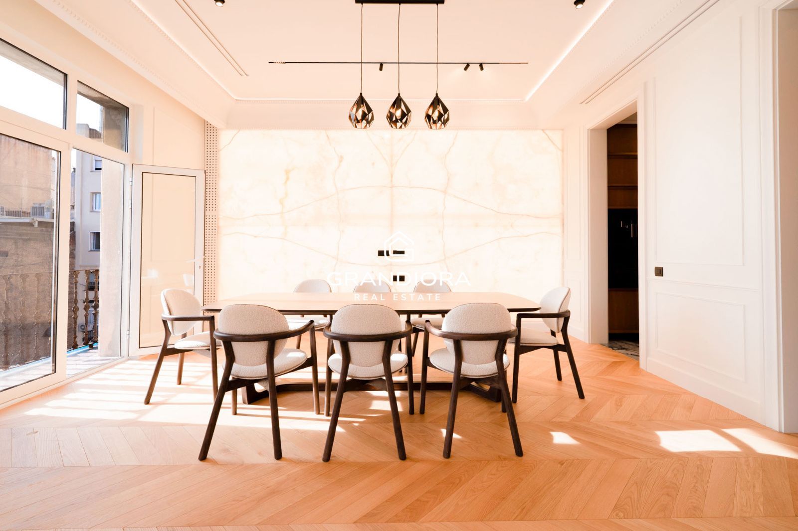 Exclusiva residencia reformada de 280 m²  con diseño exquisito en el  Eixample más prestigioso - Imagen 13