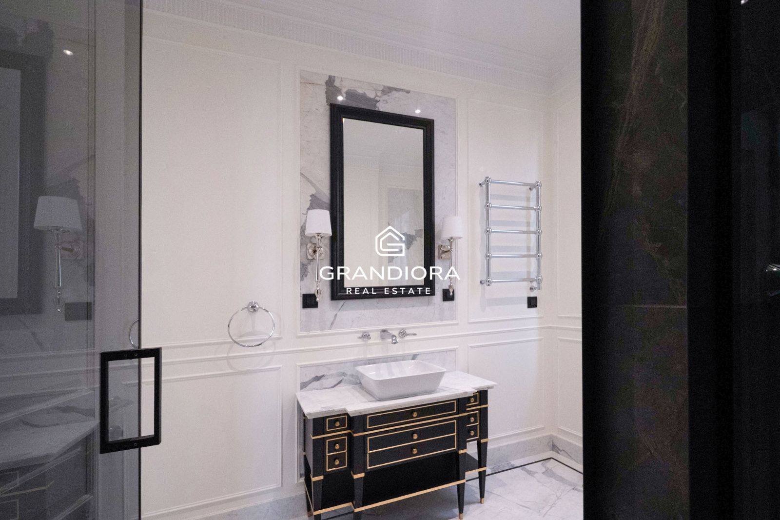 Exclusiva residencia reformada de 280 m²  con diseño exquisito en el  Eixample más prestigioso - Imagen 27
