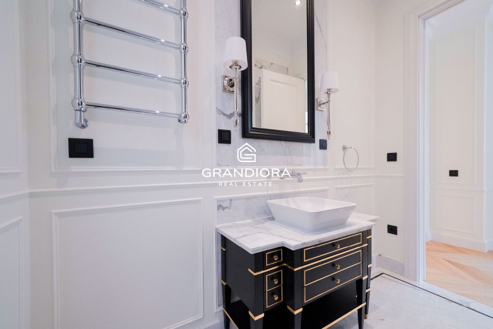 Exclusiva residencia reformada de 280 m²  con diseño exquisito en el  Eixample más prestigioso - Imagen 31