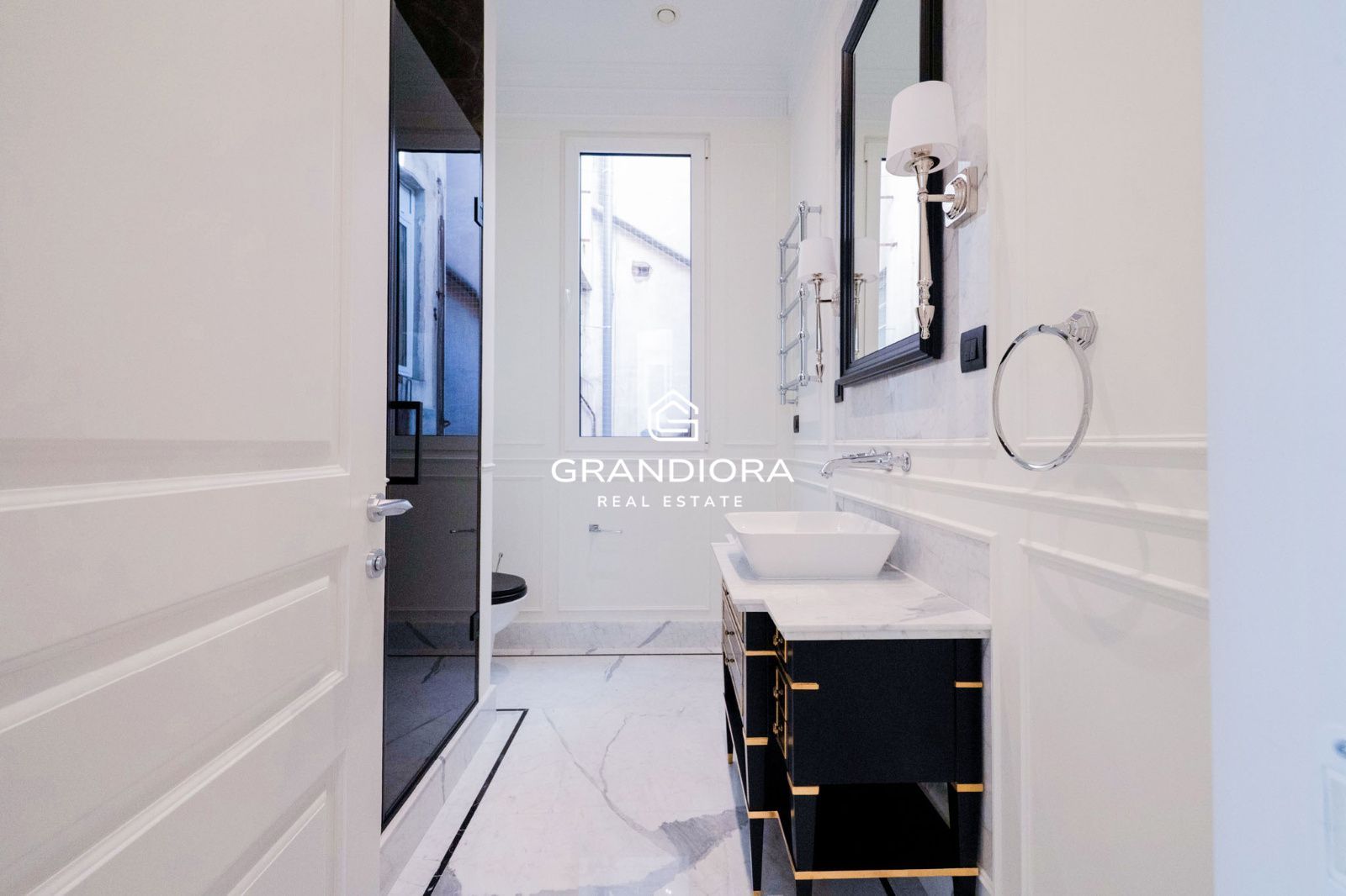 Exclusiva residencia reformada de 280 m²  con diseño exquisito en el  Eixample más prestigioso - Imagen 34
