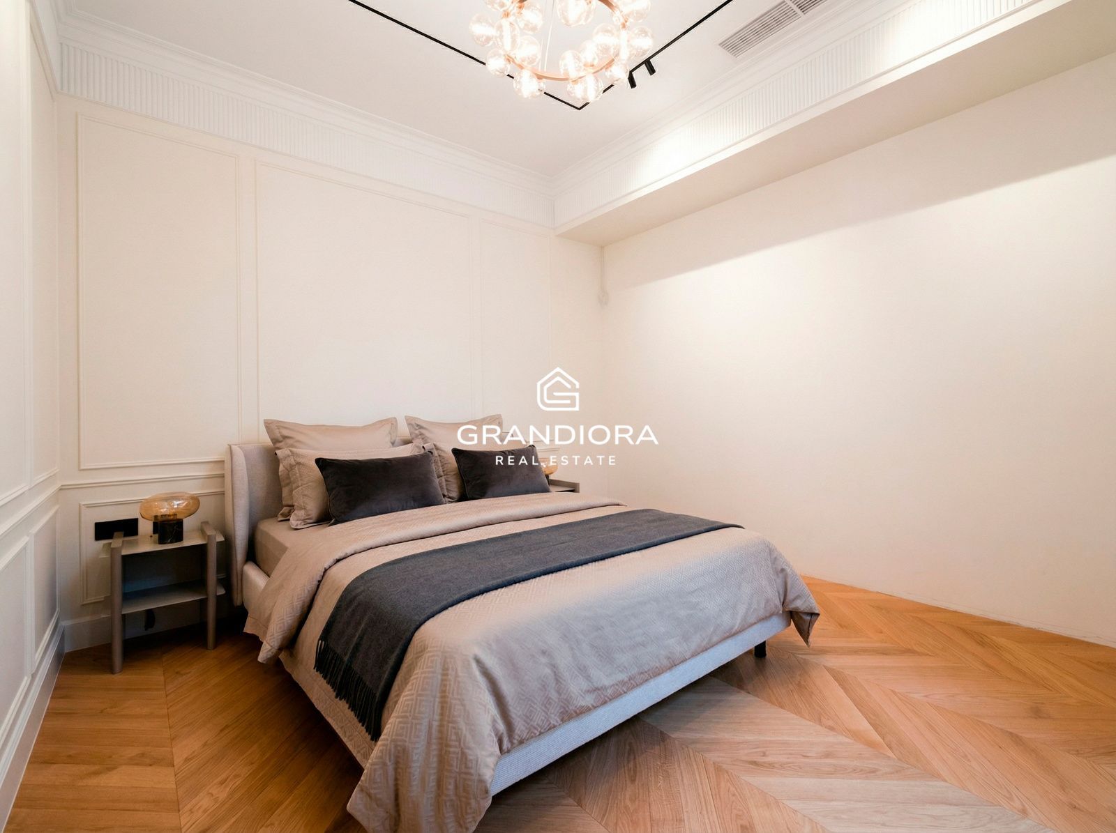 Exclusiva residencia reformada de 280 m²  con diseño exquisito en el  Eixample más prestigioso - Imagen 35