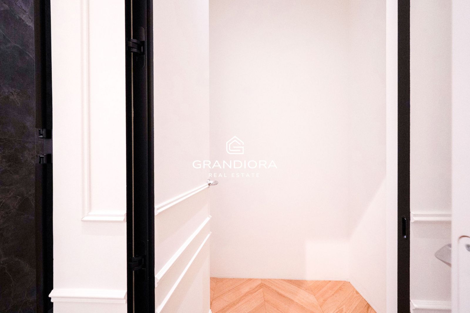 Exclusiva residencia reformada de 280 m²  con diseño exquisito en el  Eixample más prestigioso - Imagen 41