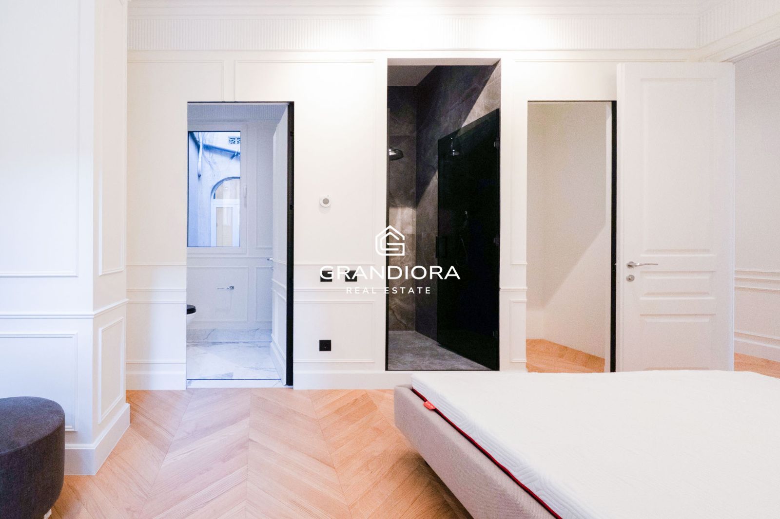Exclusiva residencia reformada de 280 m²  con diseño exquisito en el  Eixample más prestigioso - Imagen 43