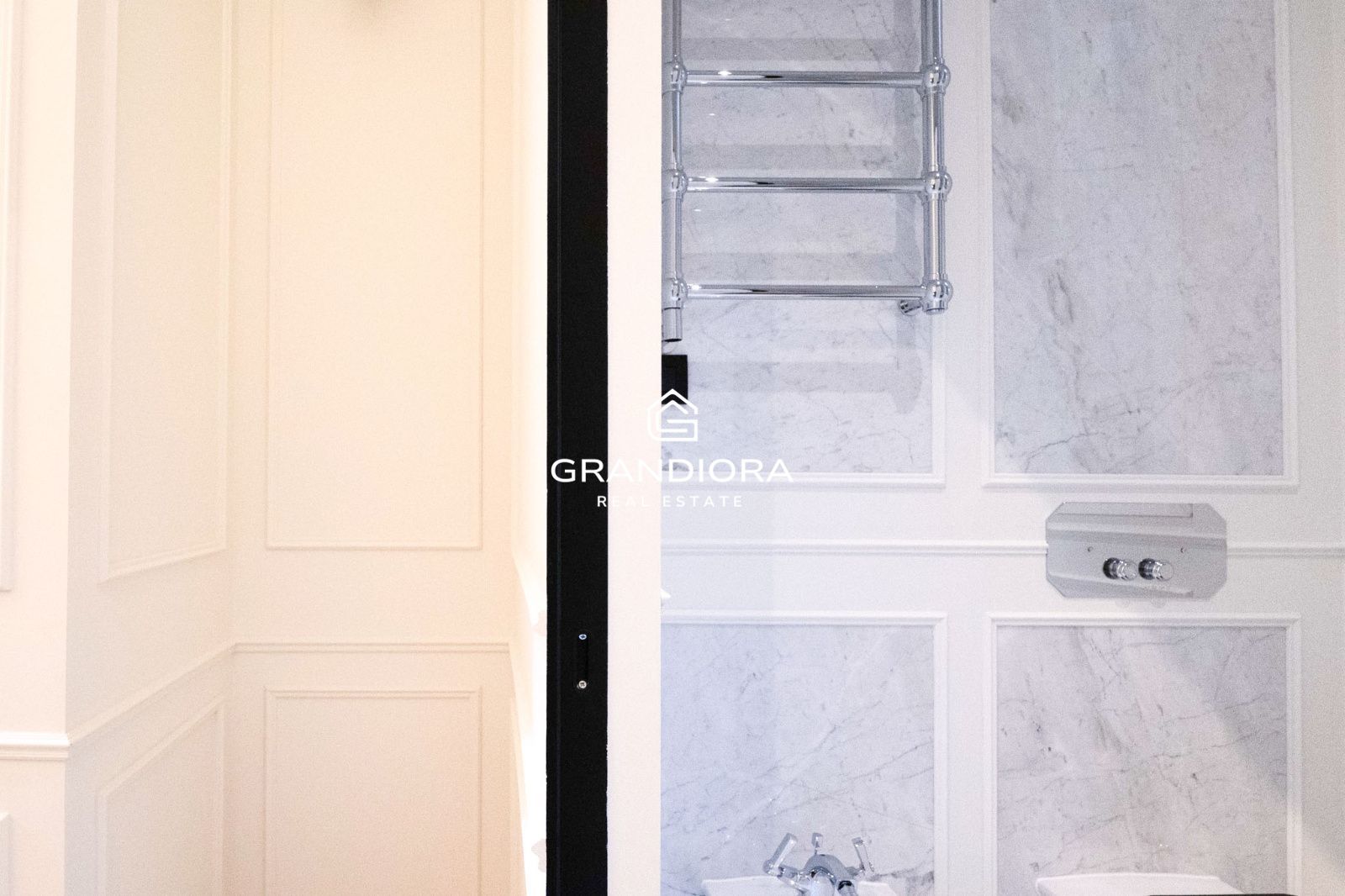Exclusiva residencia reformada de 280 m²  con diseño exquisito en el  Eixample más prestigioso - Imagen 44