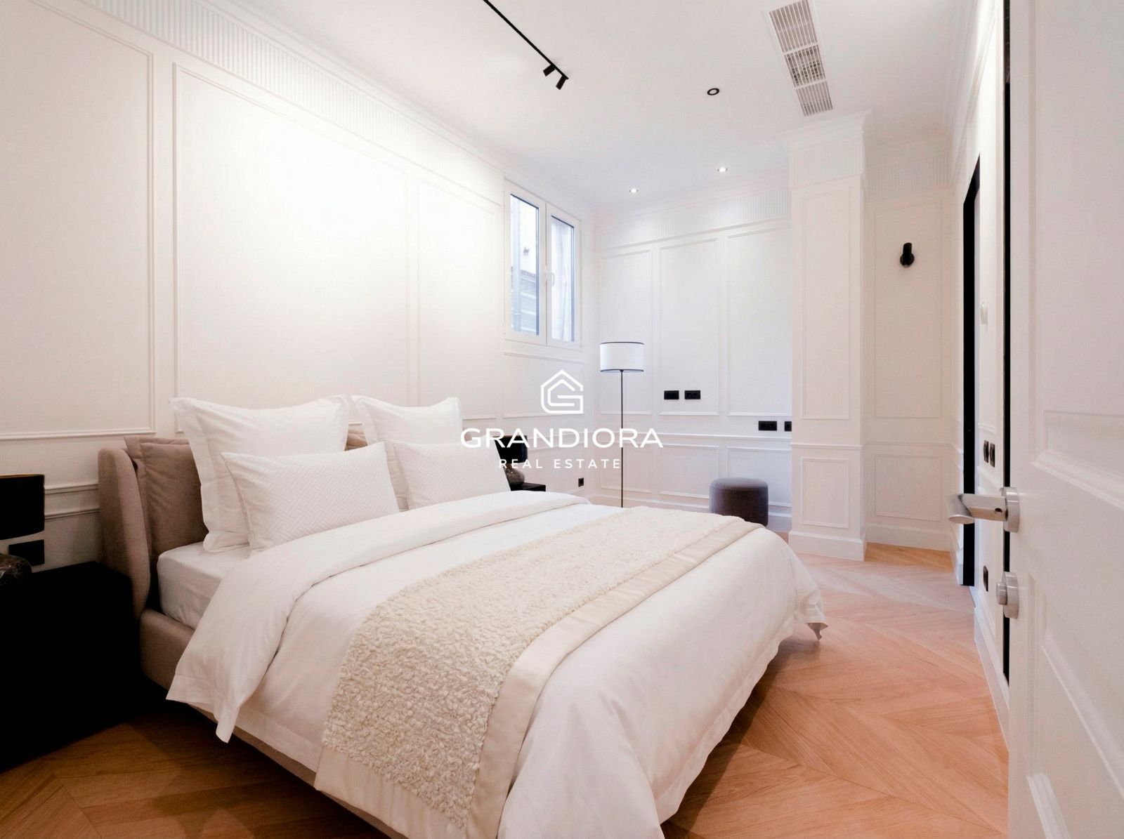 Exclusiva residencia reformada de 280 m²  con diseño exquisito en el  Eixample más prestigioso - Imagen 45