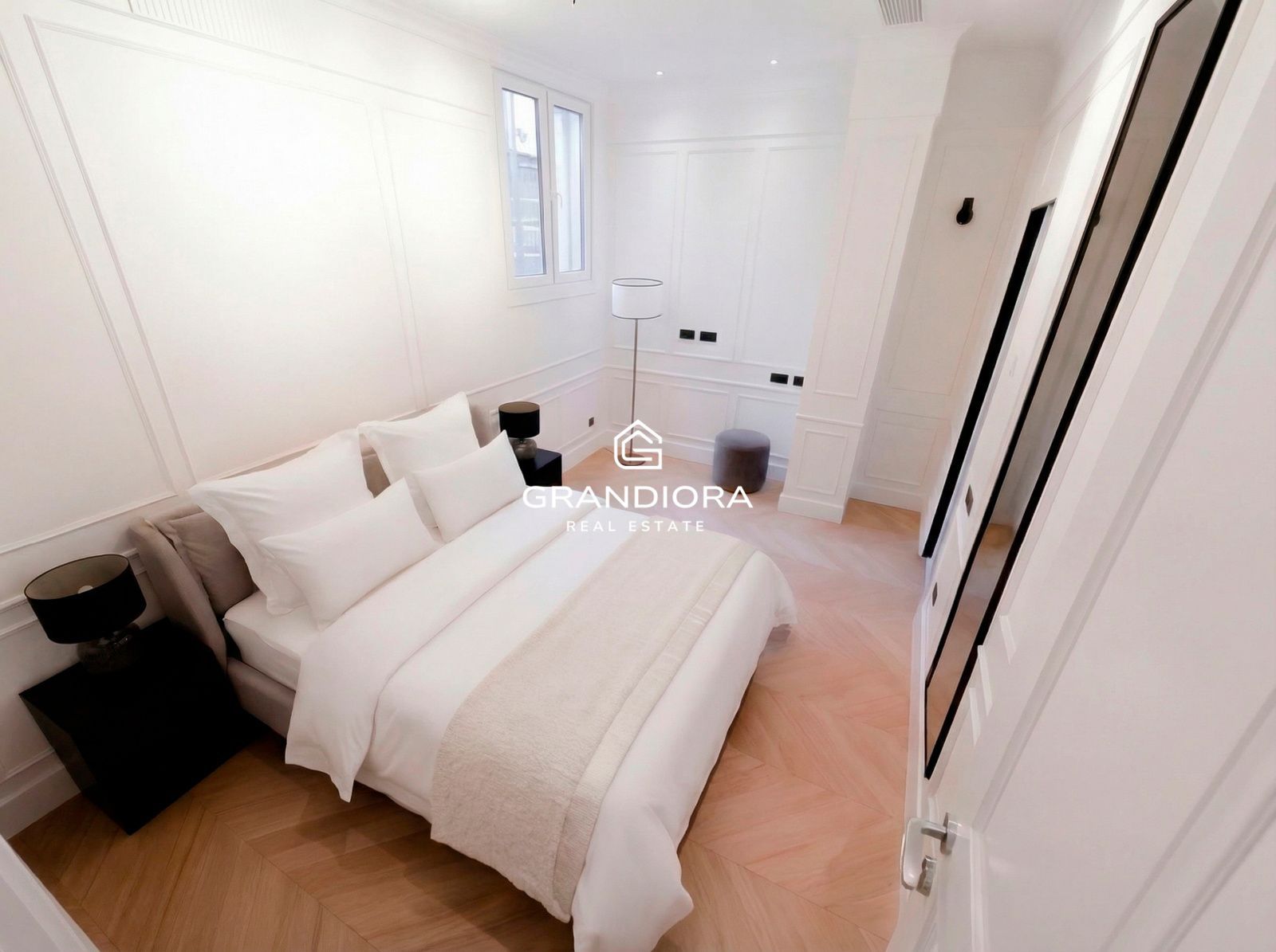 Exclusiva residencia reformada de 280 m²  con diseño exquisito en el  Eixample más prestigioso - Imagen 46