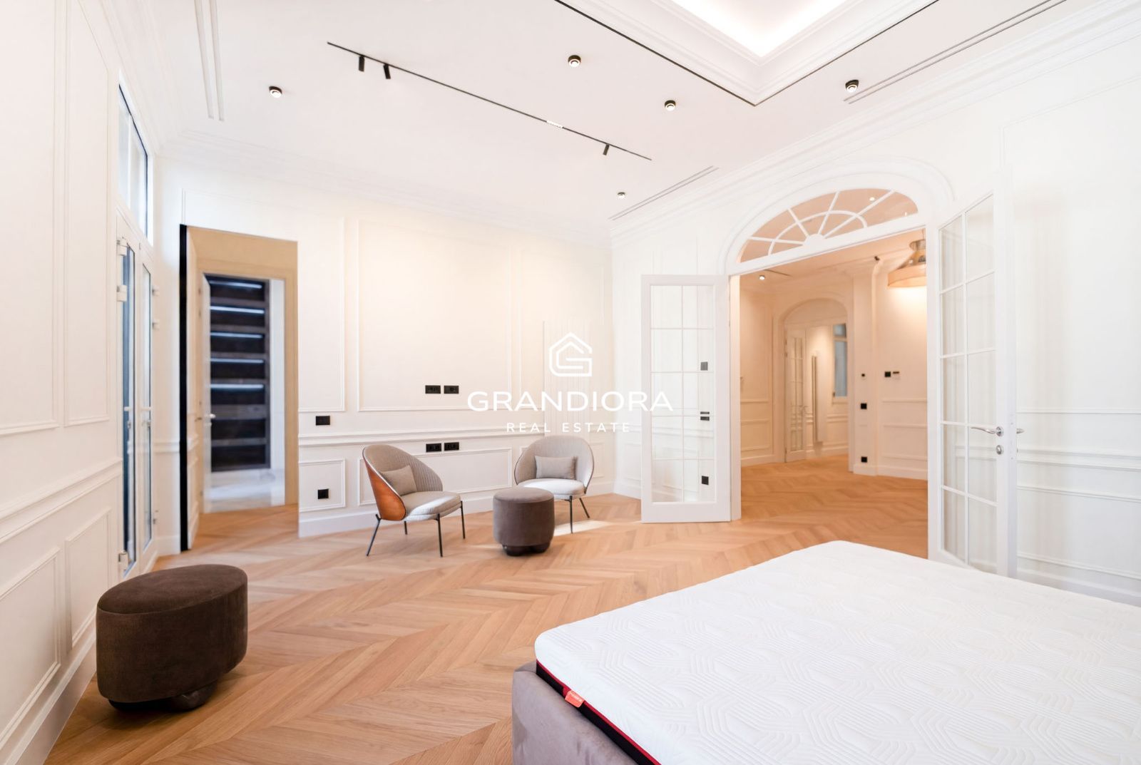 Exclusiva residencia reformada de 280 m²  con diseño exquisito en el  Eixample más prestigioso - Imagen 58