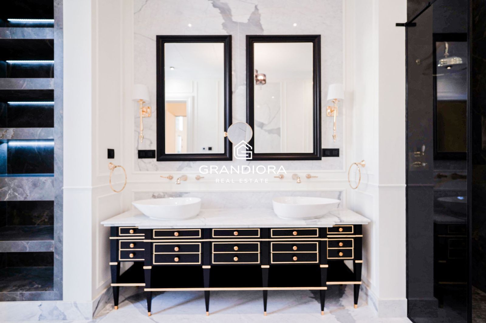 Exclusiva residencia reformada de 280 m²  con diseño exquisito en el  Eixample más prestigioso - Imagen 63