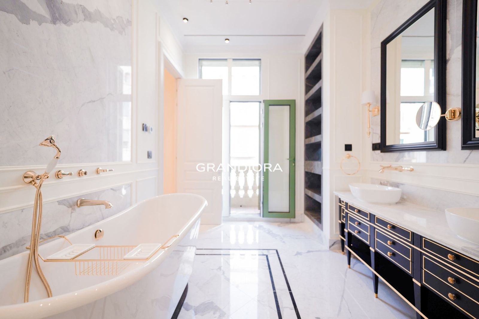 Exclusiva residencia reformada de 280 m²  con diseño exquisito en el  Eixample más prestigioso - Imagen 64
