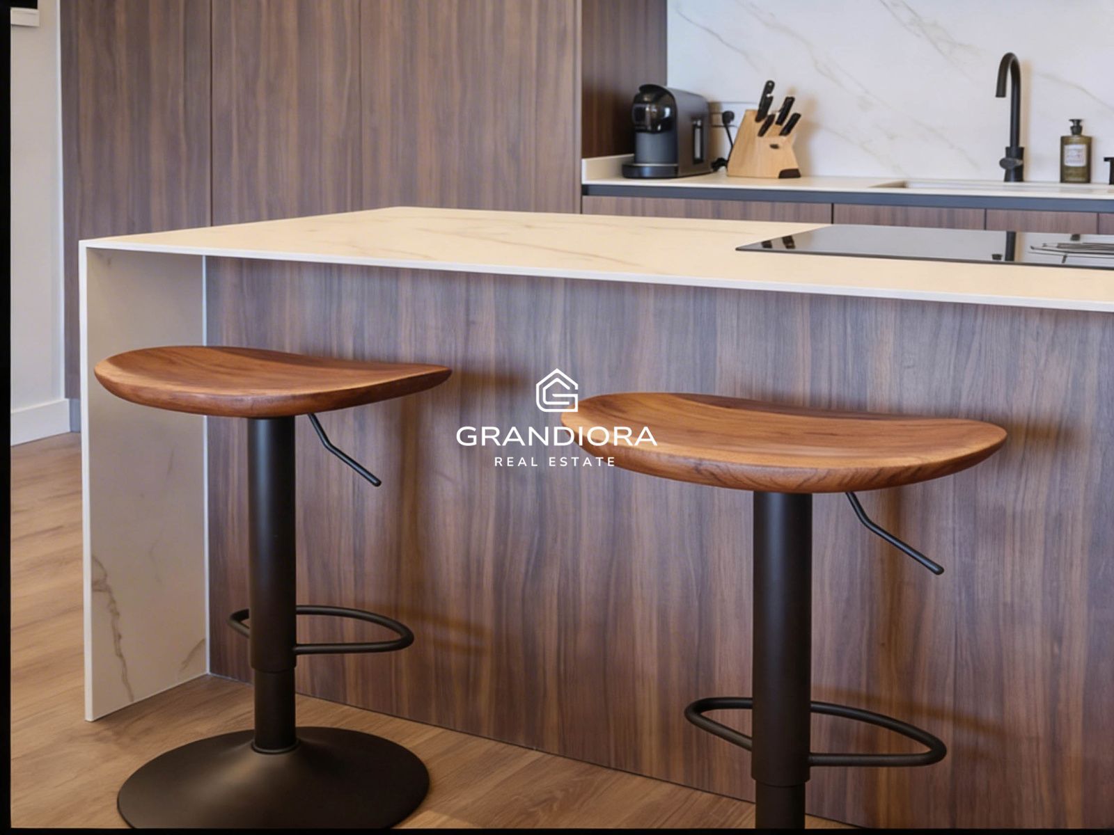Sofisticada vivienda de 131 m² completamente renovada en Paseo de Colón. - Imagen 9