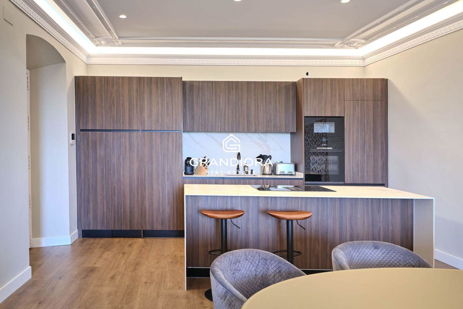 Sofisticada vivienda de 131 m² completamente renovada en Paseo de Colón. - Imagen 10