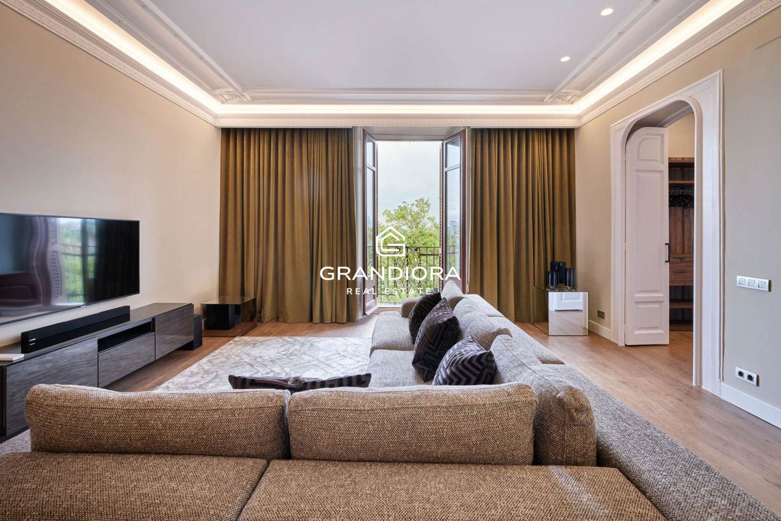 Sofisticada vivienda de 131 m² completamente renovada en Paseo de Colón. - Imagen 17