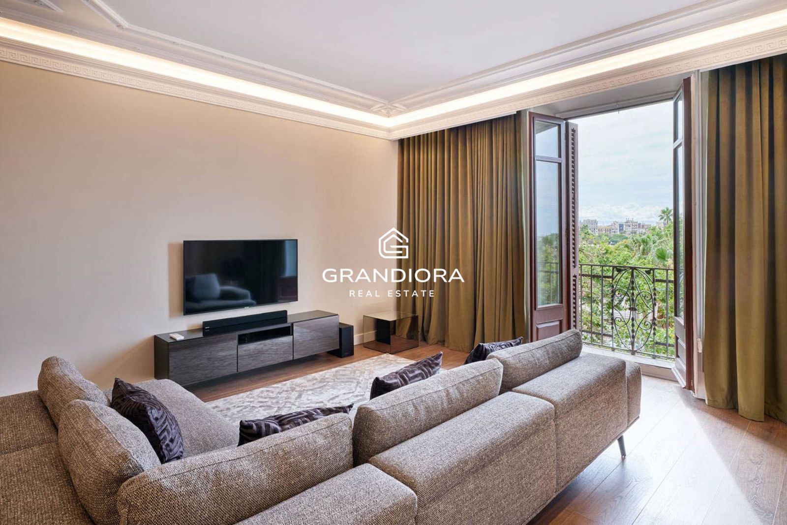 Sofisticada vivienda de 131 m² completamente renovada en Paseo de Colón. - Imagen 18
