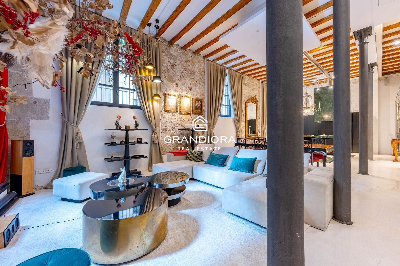 Exclusiva vivienda con historia en pleno Barrio Gótico de Barcelona - Imagen 2